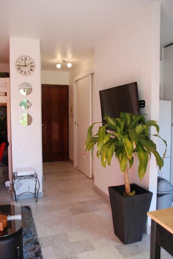 Studio - Juan Les Pins - Proximite Plages 昂蒂布 外观 照片