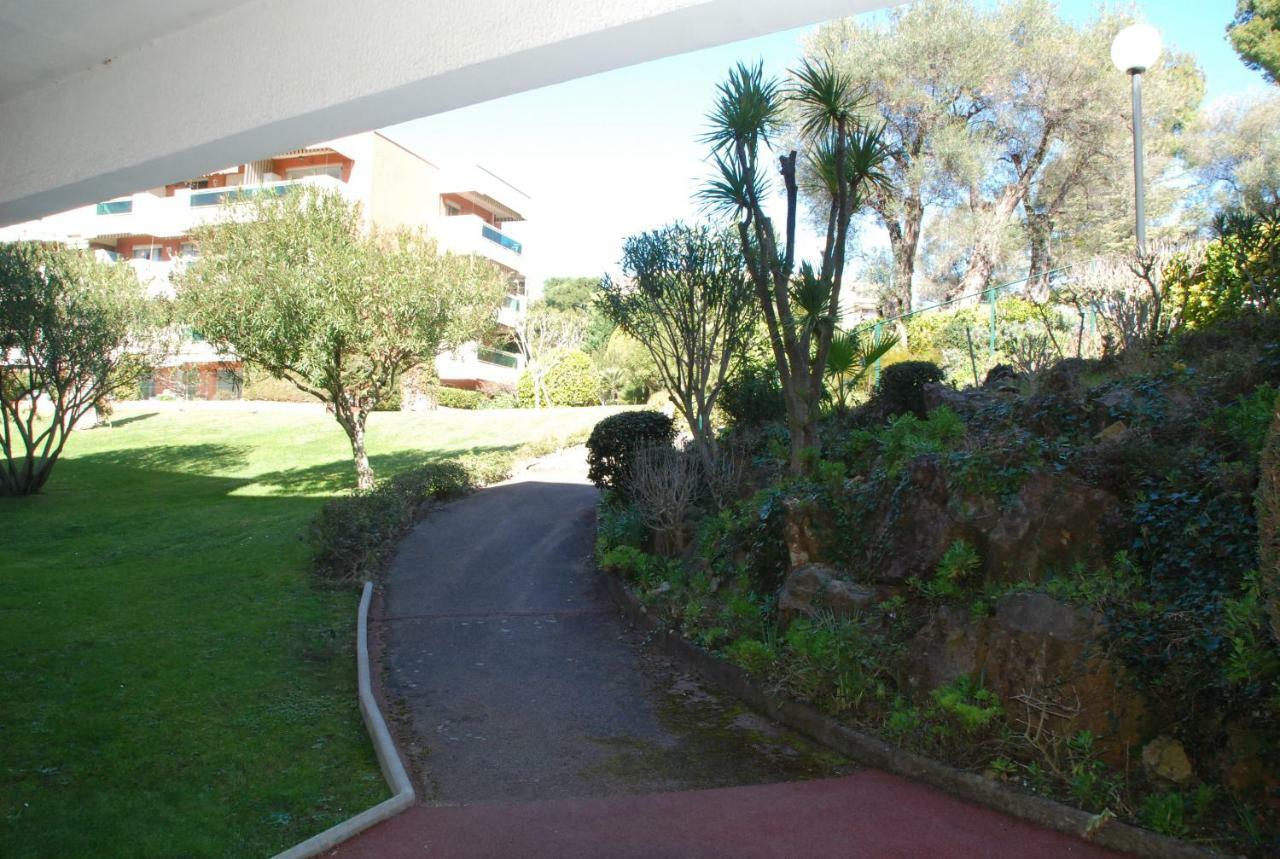 Studio - Juan Les Pins - Proximite Plages 昂蒂布 外观 照片